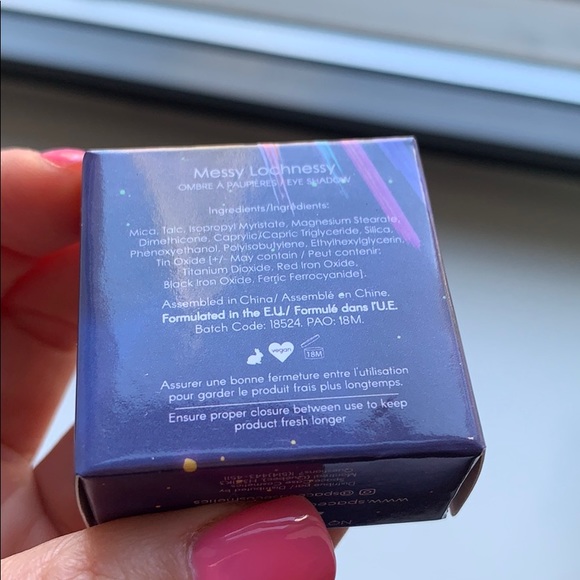 Space Case Cosmetic Eyeshadow - Picture 3 of 5